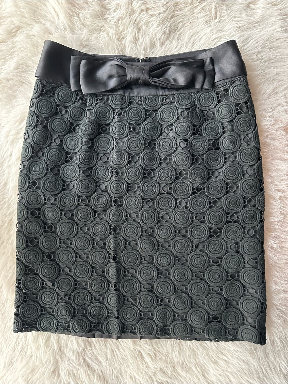 Shoshanna Bergdorf Goodman Black Lace Pencil Skirt with Satin Bow Waistband 4